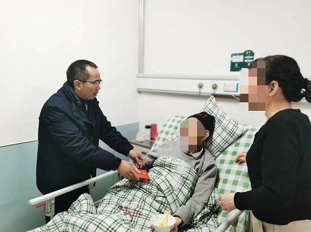 慰问2.jpg 慰问2.jpg